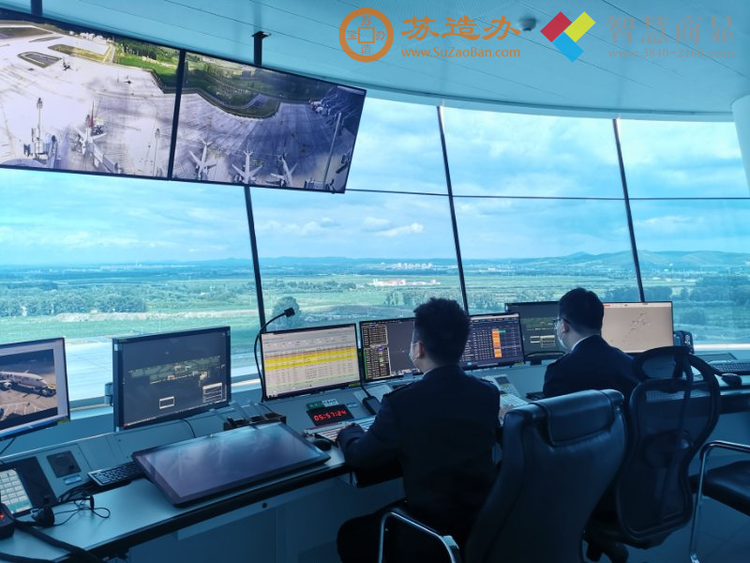 机坪塔台室2020年提升航班正常性纪实-吊装多联屏拼接显示